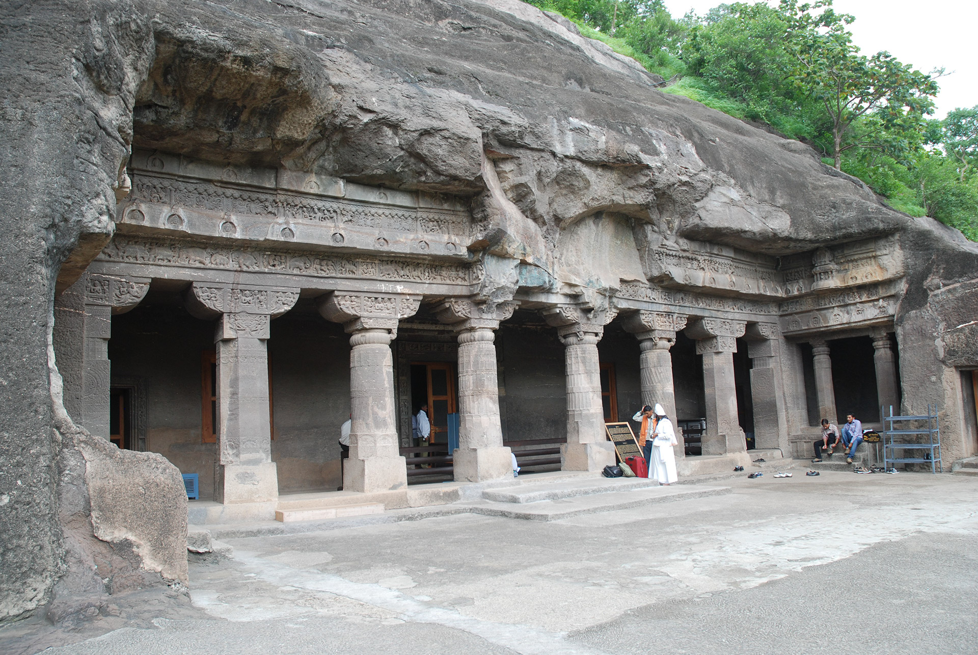 Ajanta Cave 1, exterior